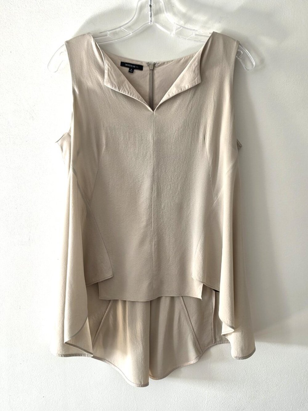Theory Sleeveless 100% Silk Draped High Low V-Neck Flowy Blouse Top Beige Size 6